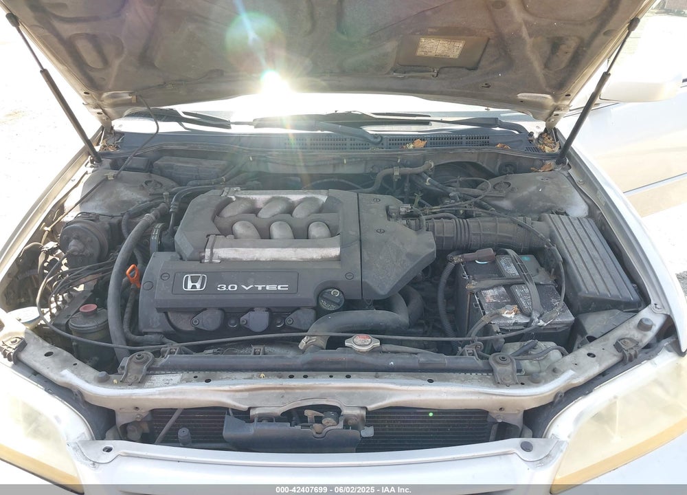 2001 HONDA ACCORD 3.0 EX VIN: 1HGCG16581A064253