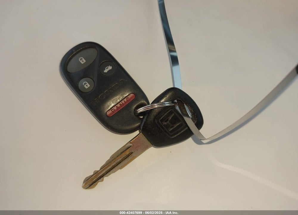 2001 HONDA ACCORD 3.0 EX VIN: 1HGCG16581A064253