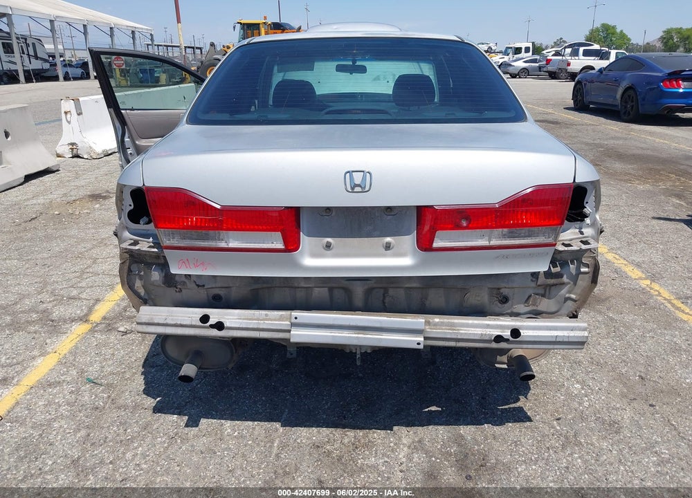 2001 HONDA ACCORD 3.0 EX VIN: 1HGCG16581A064253