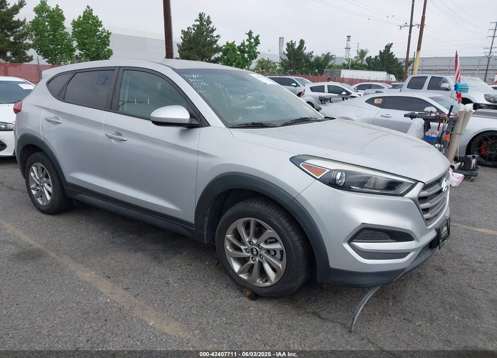 2017 HYUNDAI TUCSON SE VIN: KM8J23A42HU462660