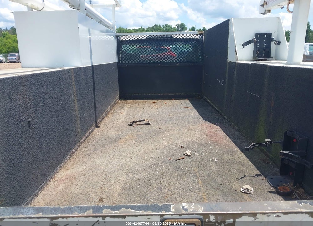 2019 FORD F-350 CHASSIS XL VIN: 1FDRF3G61KEC47465