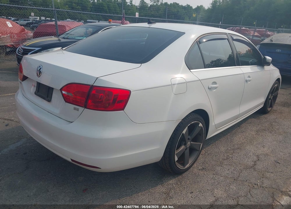 2014 VOLKSWAGEN JETTA 1.8T SE VIN: 3VWD17AJ6EM368926