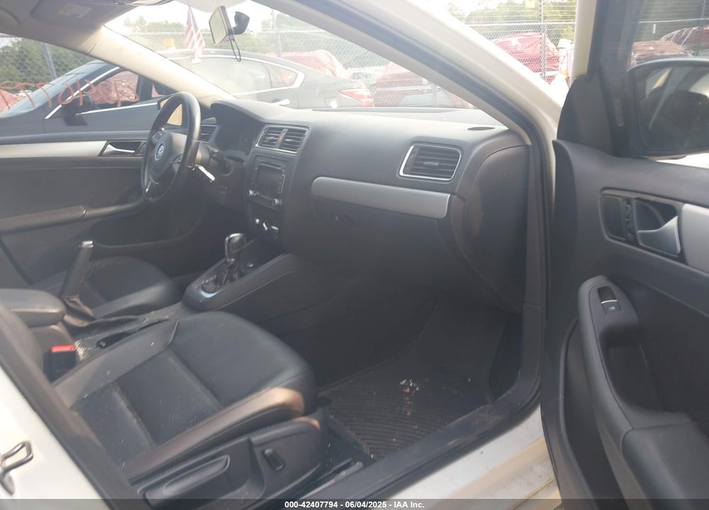 2014 VOLKSWAGEN JETTA 1.8T SE VIN: 3VWD17AJ6EM368926
