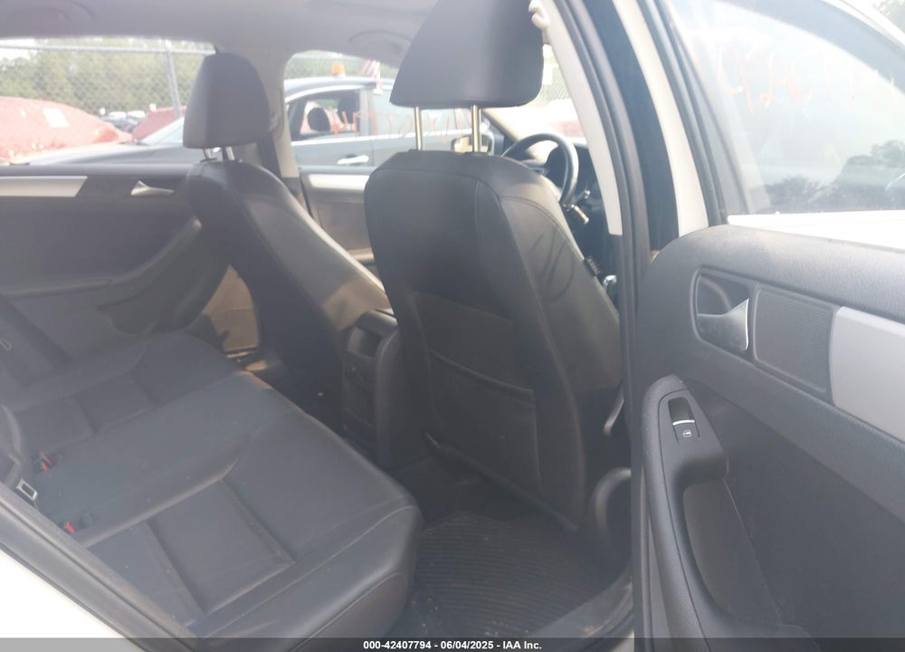 2014 VOLKSWAGEN JETTA 1.8T SE VIN: 3VWD17AJ6EM368926