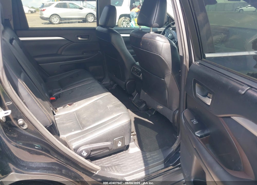 2017 TOYOTA HIGHLANDER XLE VIN: 5TDKZRFHXHS509618