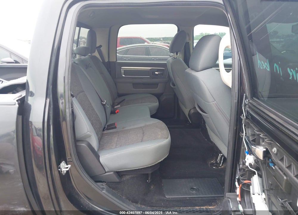 2016 RAM 1500 VIN: 1C6RR6LG8GS414447
