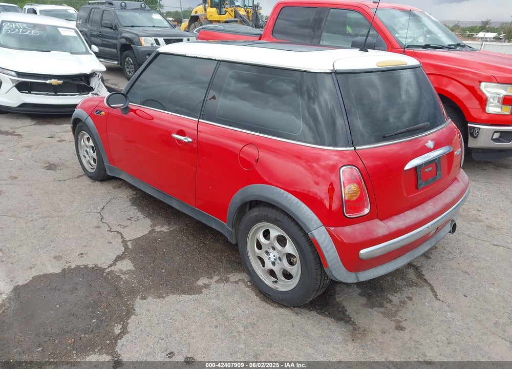 2003 MINI COOPER VIN: WMWRC33423TE14480