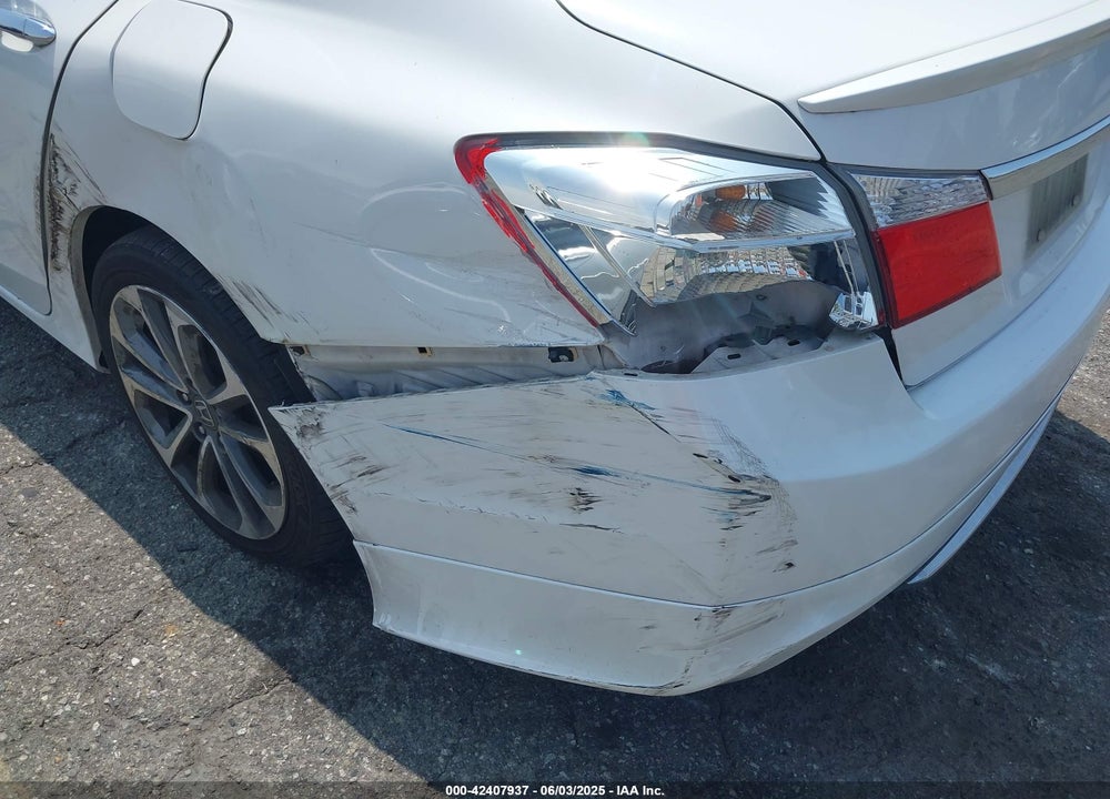 2015 HONDA ACCORD VIN: 1HGCR2F56FA099428