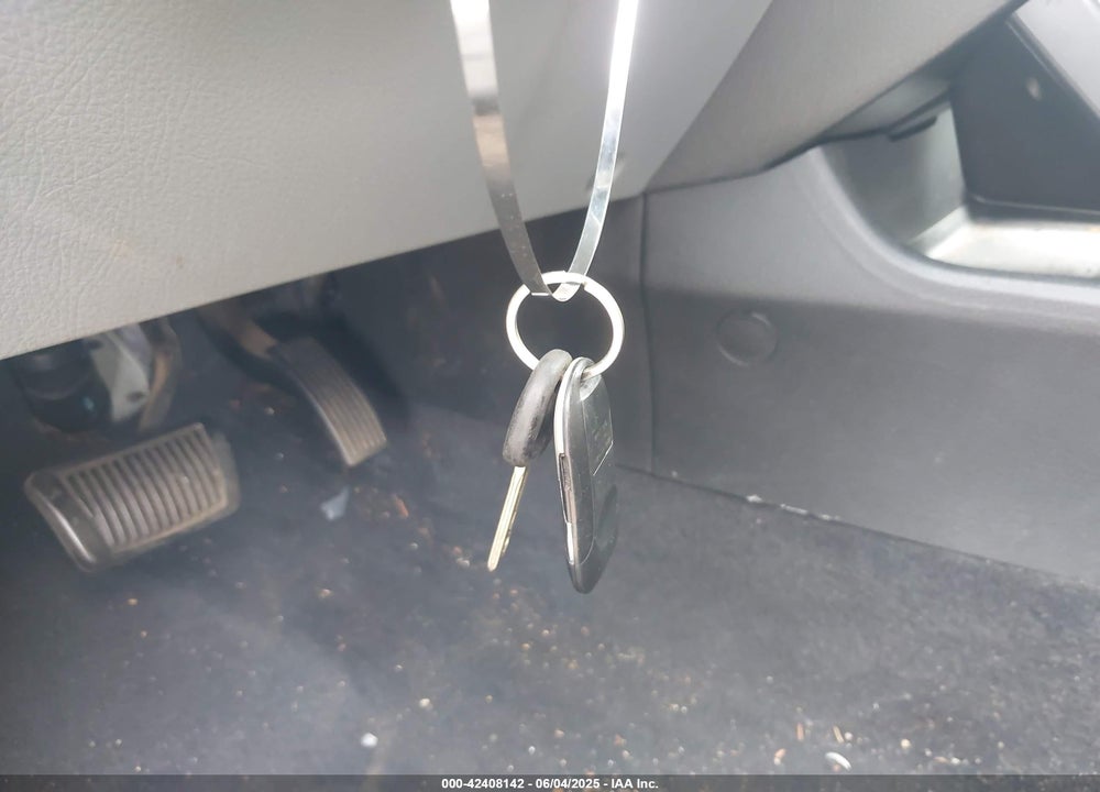 2011 KIA SORENTO VIN: 5XYKT4A21BG096516