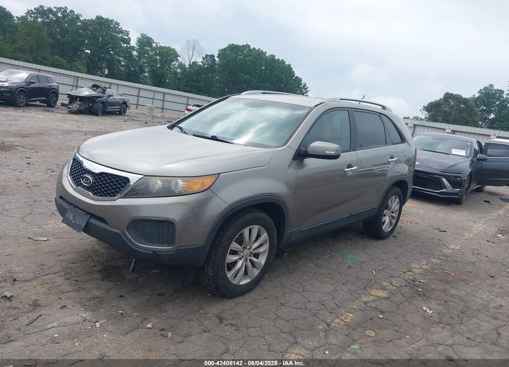 2011 KIA SORENTO VIN: 5XYKT4A21BG096516