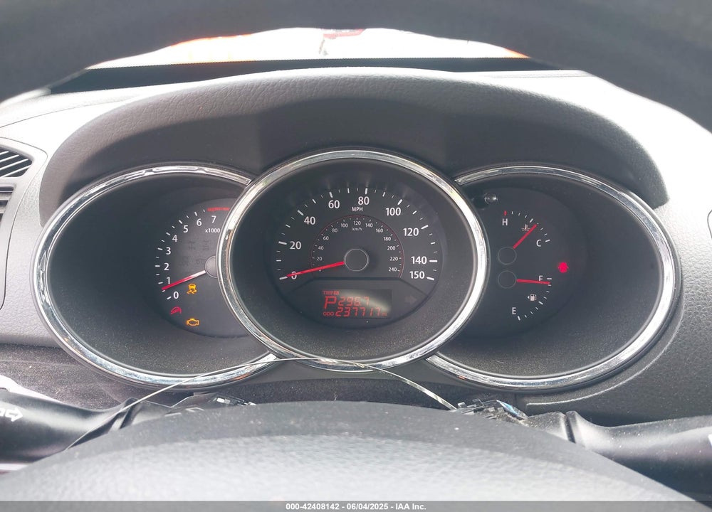 2011 KIA SORENTO VIN: 5XYKT4A21BG096516