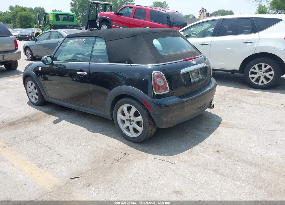 2010 MINI COOPER VIN: WMWMR3C51ATU97251