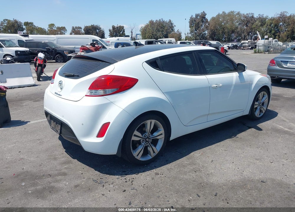 2013 HYUNDAI VELOSTER VIN: KMHTC6AD8DU174885