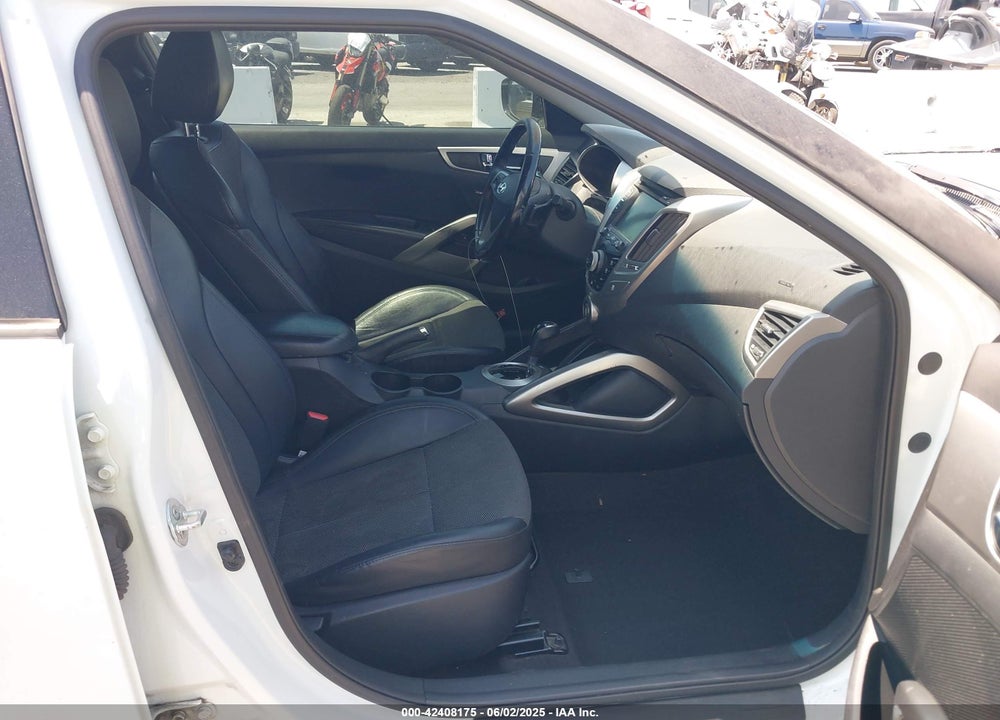 2013 HYUNDAI VELOSTER VIN: KMHTC6AD8DU174885