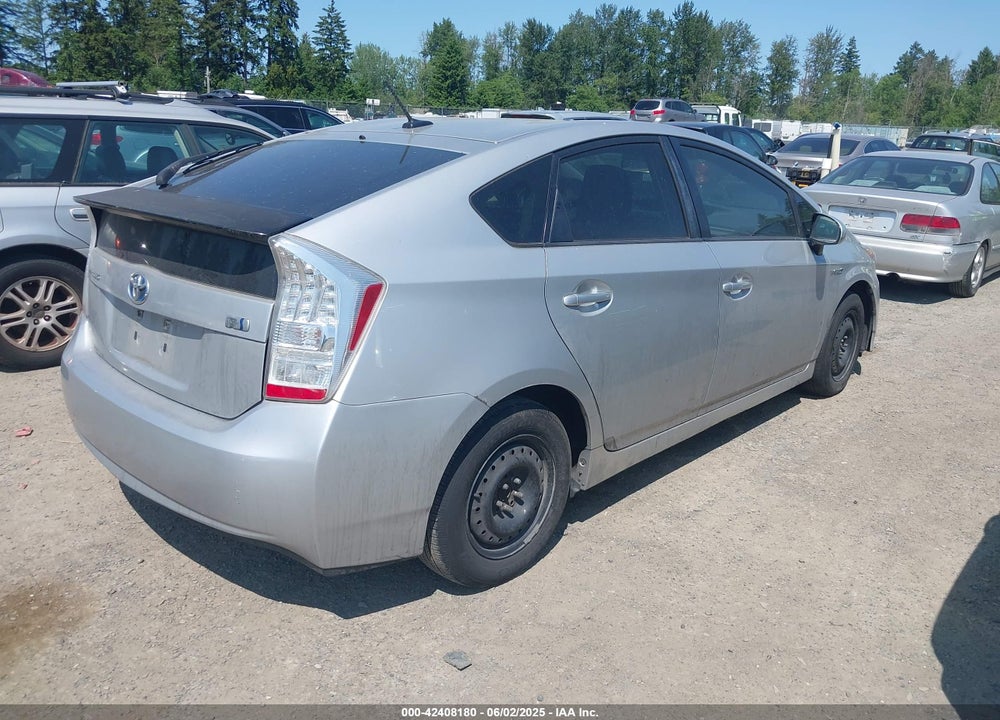 2011 TOYOTA PRIUS TWO VIN: JTDKN3DU9B0272428