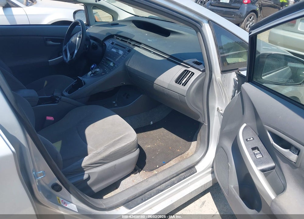 2011 TOYOTA PRIUS TWO VIN: JTDKN3DU9B0272428