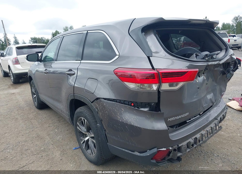 2017 TOYOTA HIGHLANDER LE VIN: 5TDBZRFH8HS429346