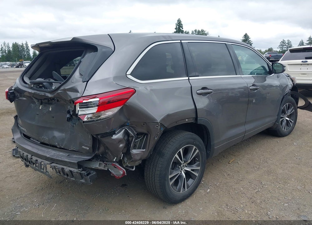 2017 TOYOTA HIGHLANDER LE VIN: 5TDBZRFH8HS429346