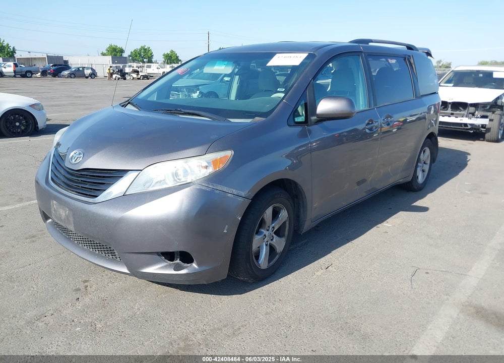 2014 TOYOTA SIENNA LE V6 8 PASSENGER VIN: 5TDKK3DC7ES427253