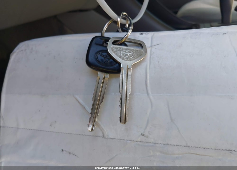 2002 TOYOTA CAMRY LE VIN: 4T1BE32KX2U096740