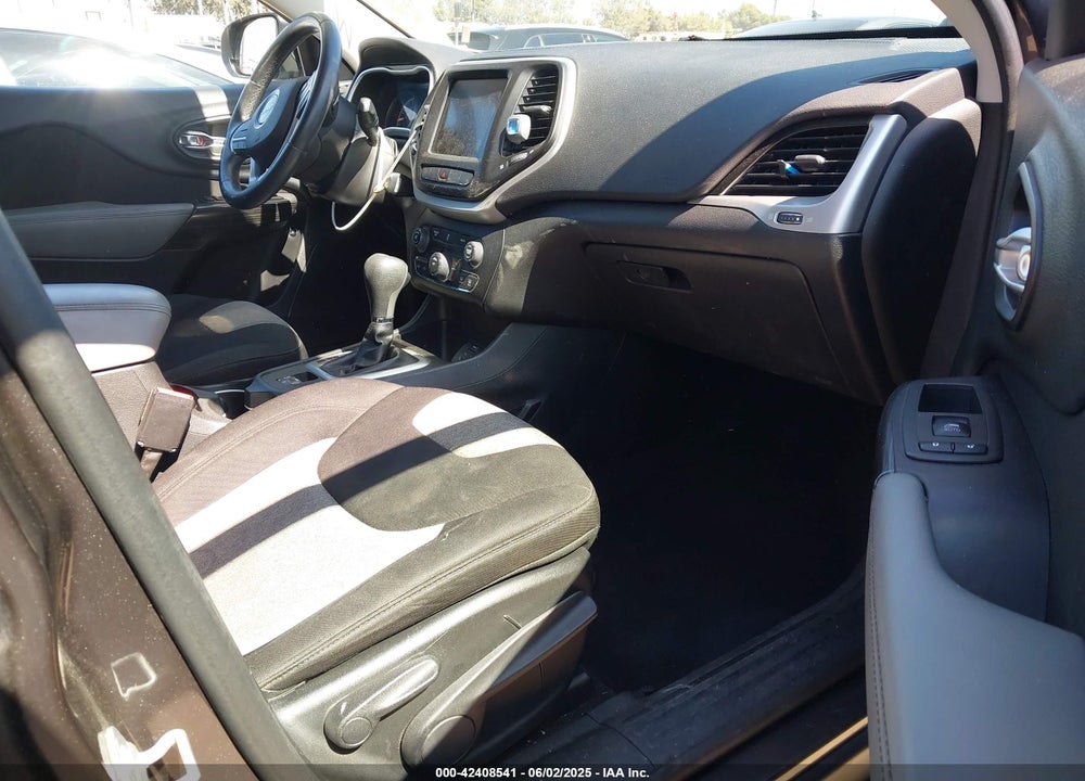2014 JEEP CHEROKEE VIN: 1C4PJLCB1EW314450