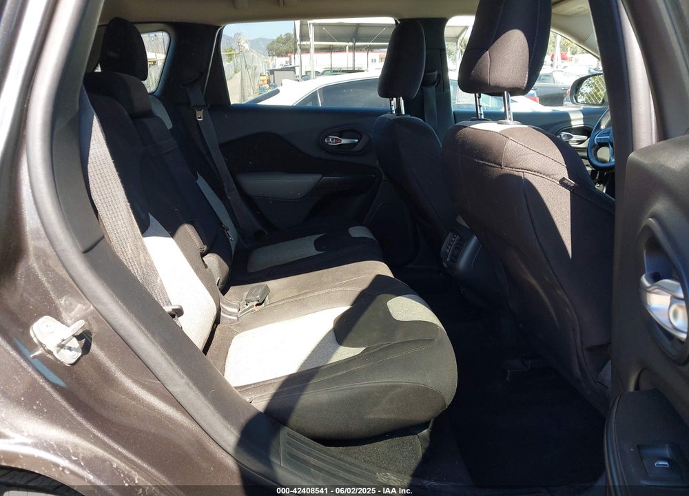 2014 JEEP CHEROKEE VIN: 1C4PJLCB1EW314450