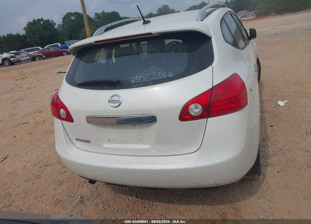 2015 NISSAN ROGUE SELECT VIN: JN8AS5MTXFW153527