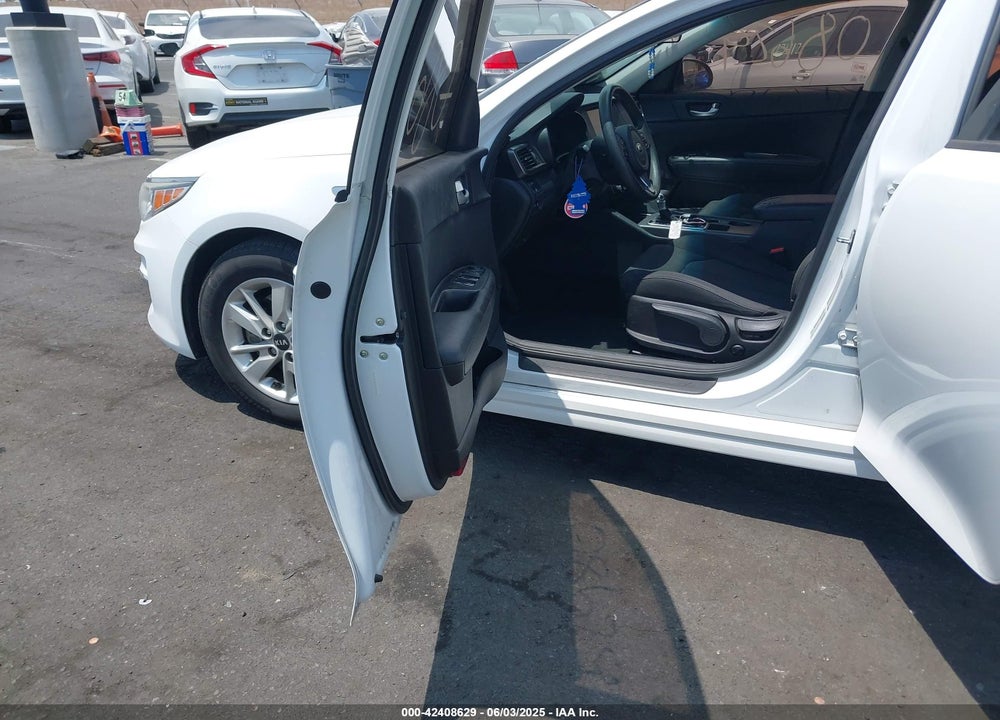 2018 KIA OPTIMA LX VIN: 5XXGT4L32JG213616