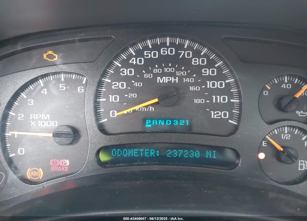 2005 CHEVROLET SUBURBAN 1500 LT VIN: 3GNEC16Z45G157758