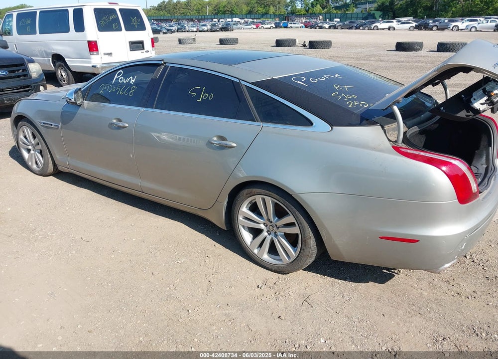 2012 JAGUAR XJ VIN: SAJWA2GB2CLV33546