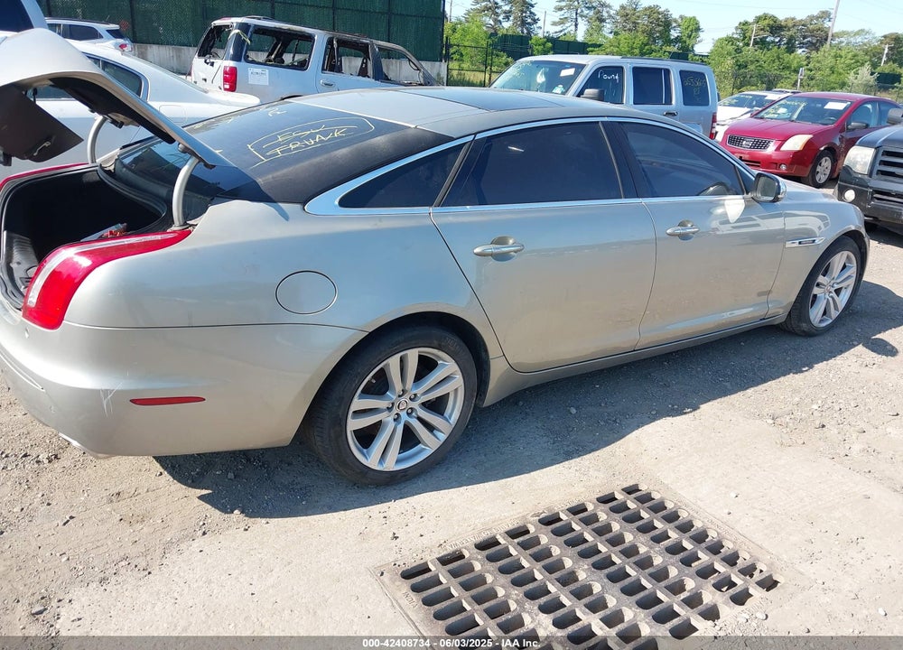 2012 JAGUAR XJ VIN: SAJWA2GB2CLV33546