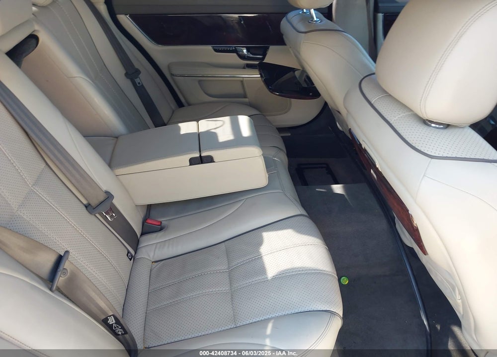 2012 JAGUAR XJ VIN: SAJWA2GB2CLV33546