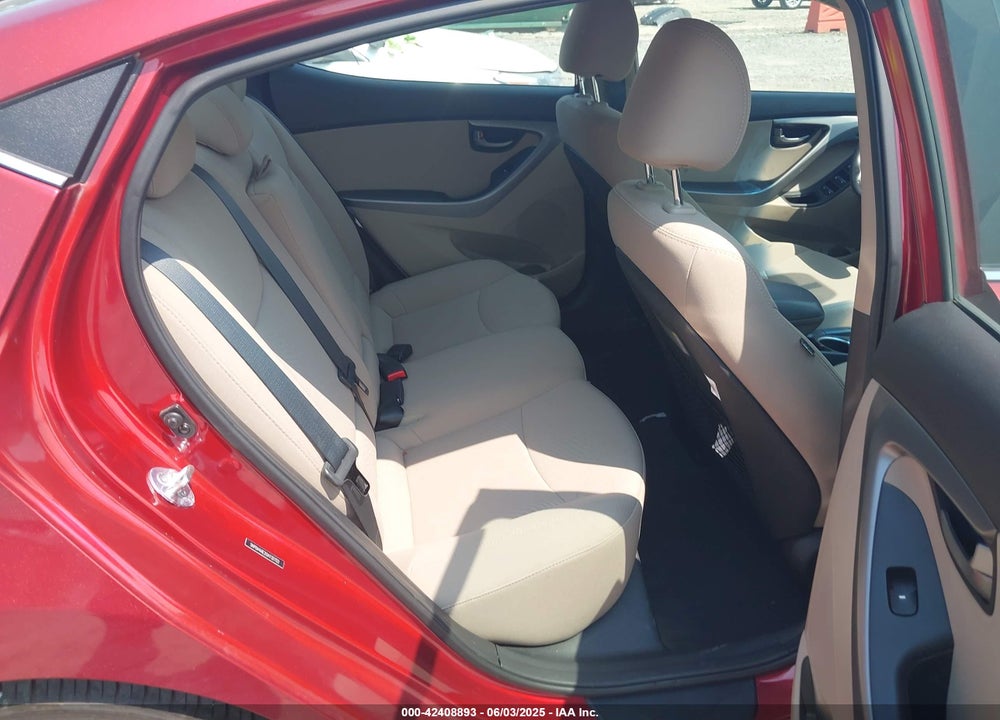 2016 HYUNDAI ELANTRA VIN: 5NPDH4AE2GH732722