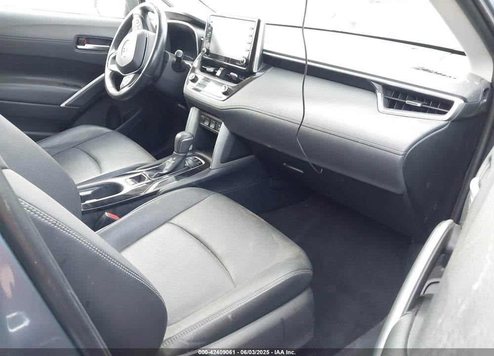 2022 TOYOTA COROLLA CROSS VIN: 7MUDAABG6NV007009