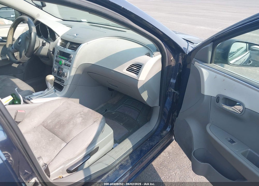 2011 CHEVROLET MALIBU LS VIN: 1G1ZB5E15BF373768