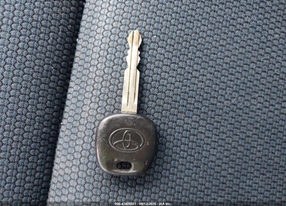 2005 TOYOTA COROLLA XRS VIN: 2T1BY32E65C336910