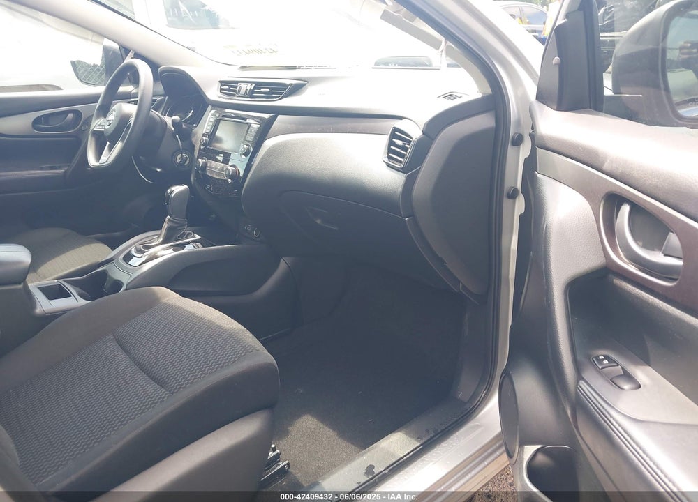 2021 NISSAN ROGUE SPORT VIN: JN1BJ1AV5MW570846