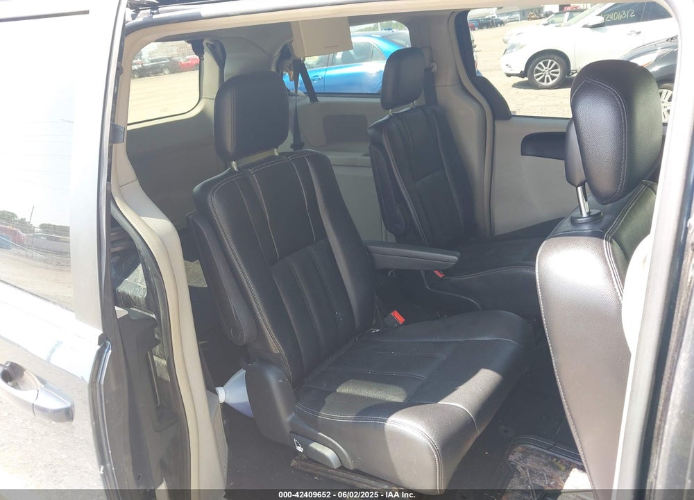 2014 CHRYSLER TOWN & COUNTRY VIN: 2C4RC1BG5ER403175