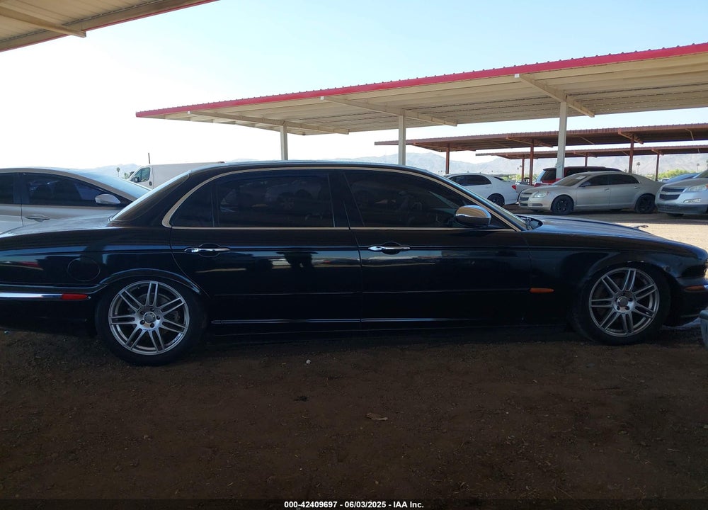 2005 JAGUAR XJ VANDEN PLAS VIN: SAJWA82C05SG47589