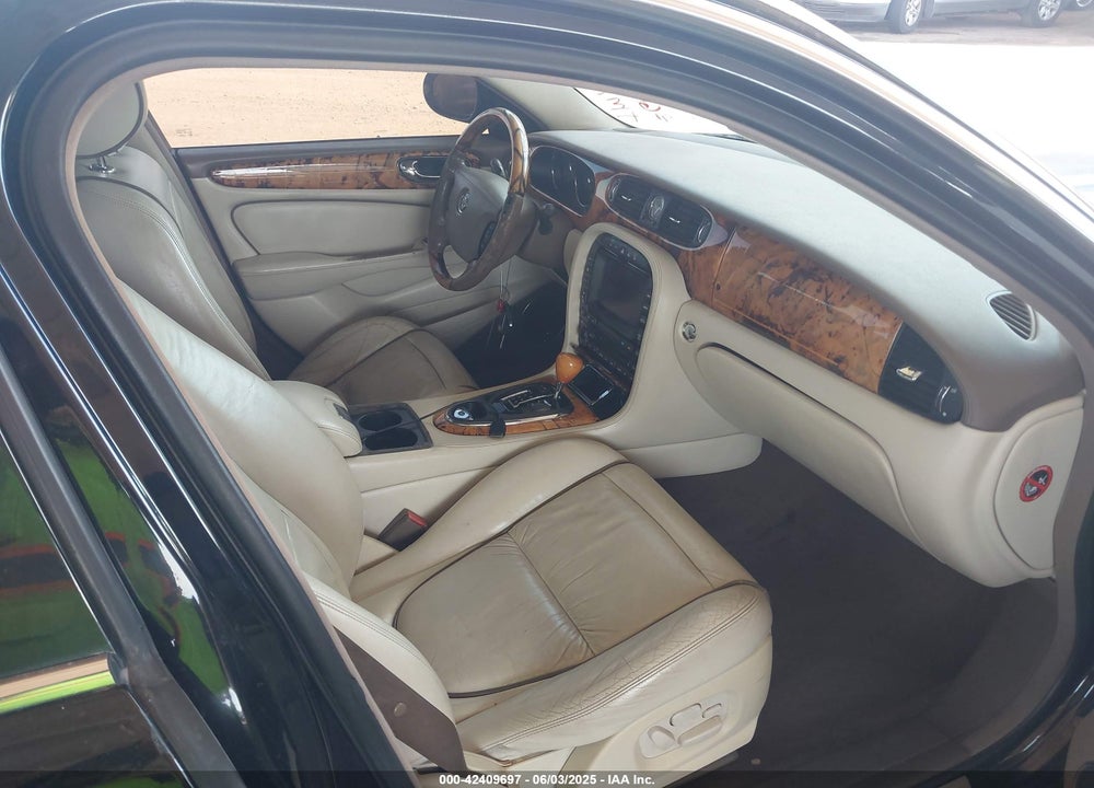 2005 JAGUAR XJ VANDEN PLAS VIN: SAJWA82C05SG47589