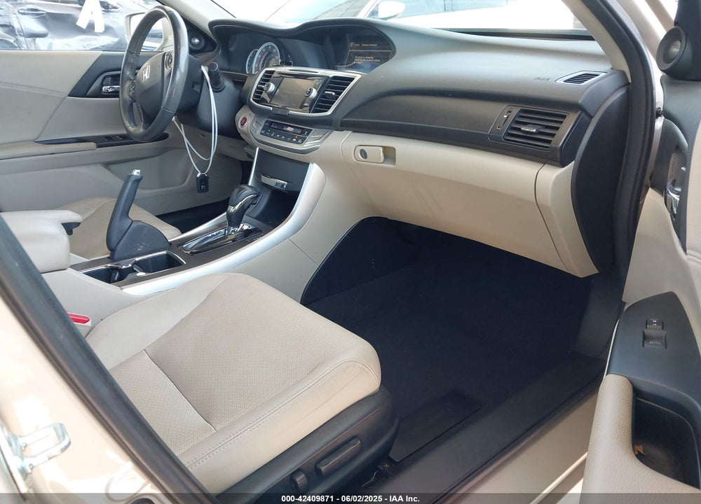2013 HONDA ACCORD VIN: 1HGCR2F81DA153788