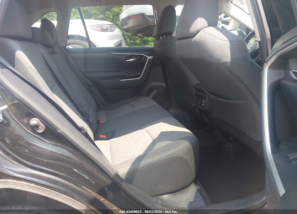 2021 TOYOTA RAV4 VIN: 2T3P1RFV5MW157754