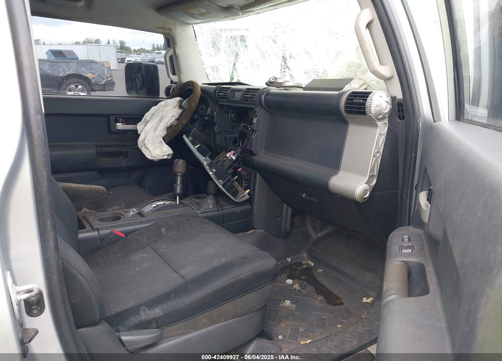 2007 TOYOTA FJ CRUISER VIN: JTEBU11FX70096943