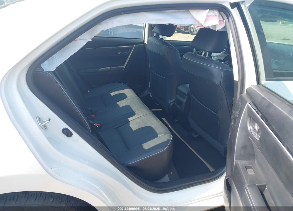 2018 TOYOTA COROLLA VIN: 5YFBURHE7JP765649