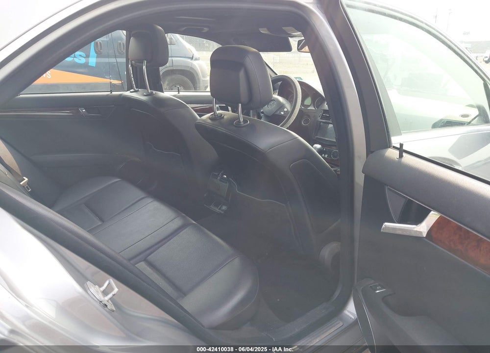 2010 MERCEDES-BENZ C 300 VIN: WDDGF8BB9AF373987