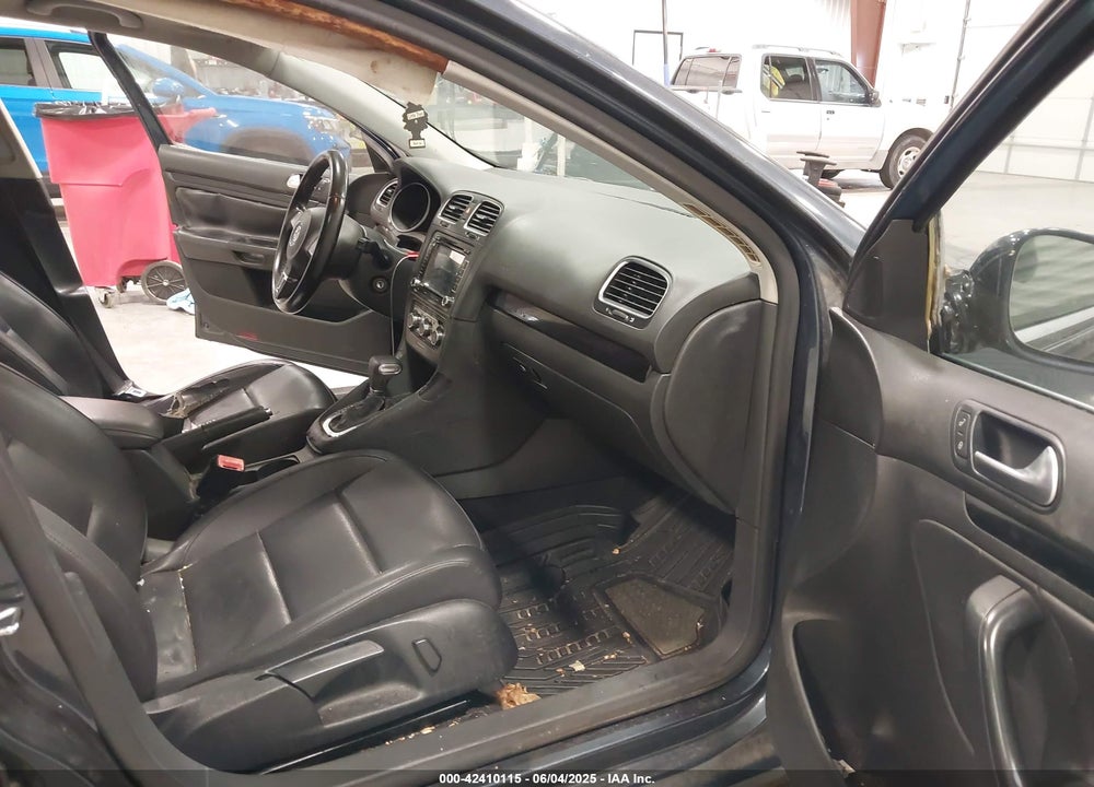 2010 VOLKSWAGEN JETTA VIN: 3VWTX8AJ7AM603635