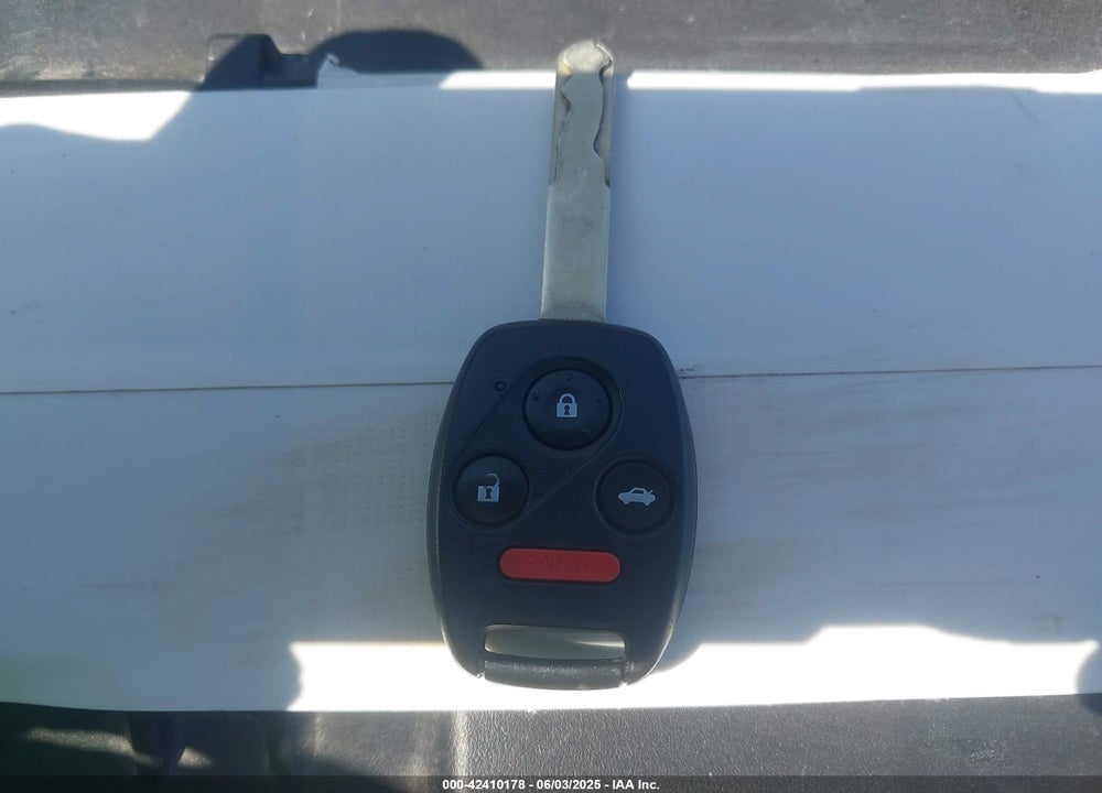 2004 HONDA ACCORD VIN: 1HGCM56374A068250
