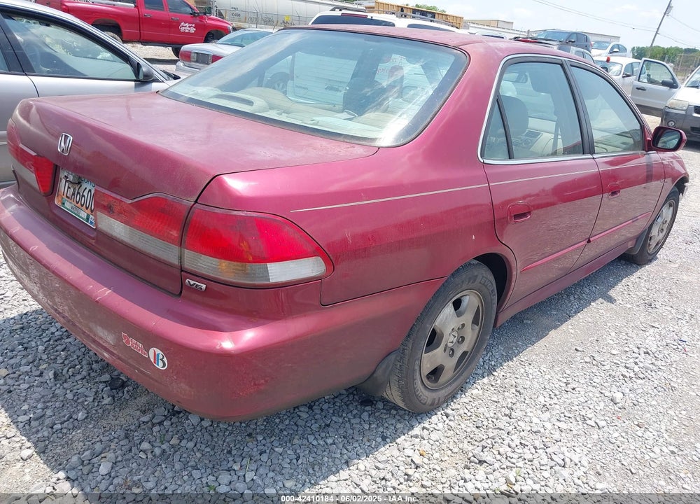 2001 HONDA ACCORD 3.0 EX VIN: 1HGCG16561A057317