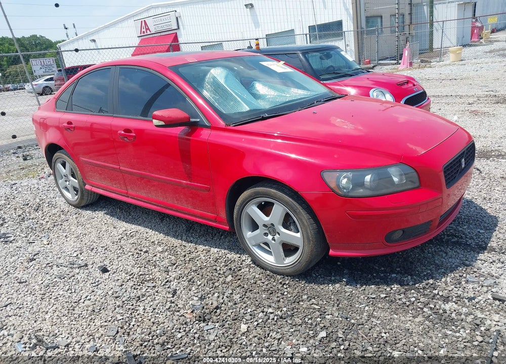 2005 VOLVO S40 T5 AWD VIN: YV1MH682652075181