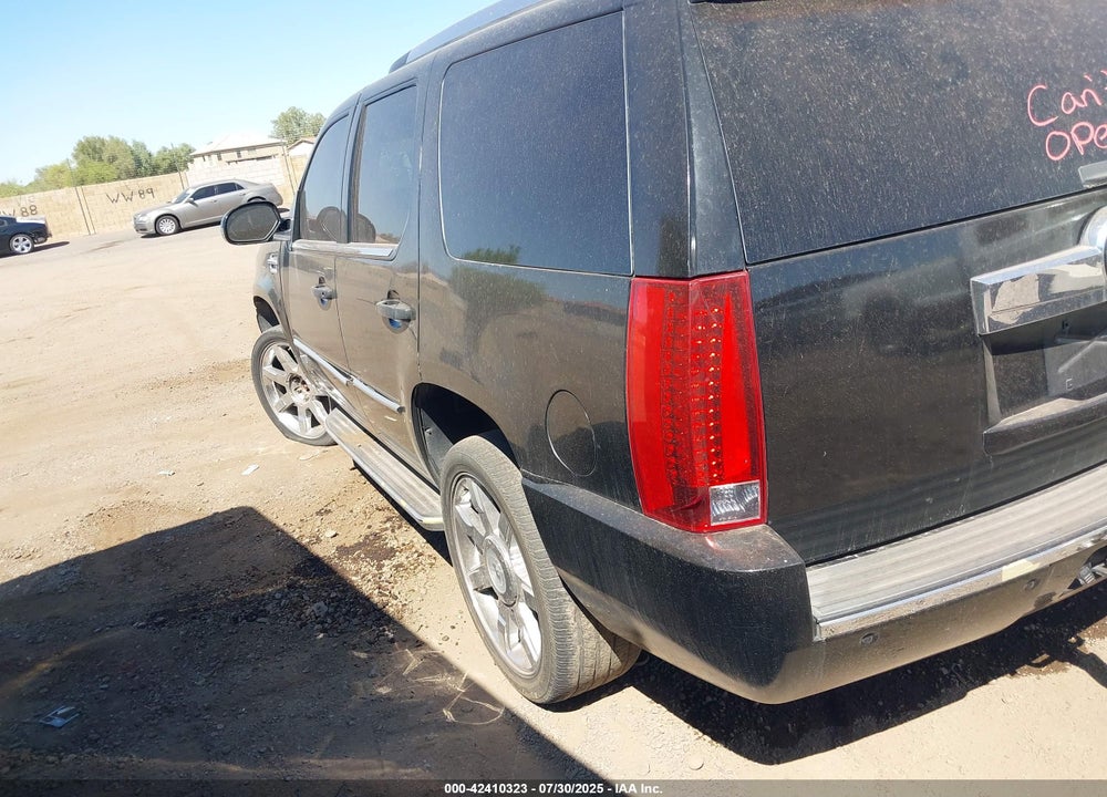 2008 CADILLAC ESCALADE STANDARD VIN: 1GYFK638X8R142477